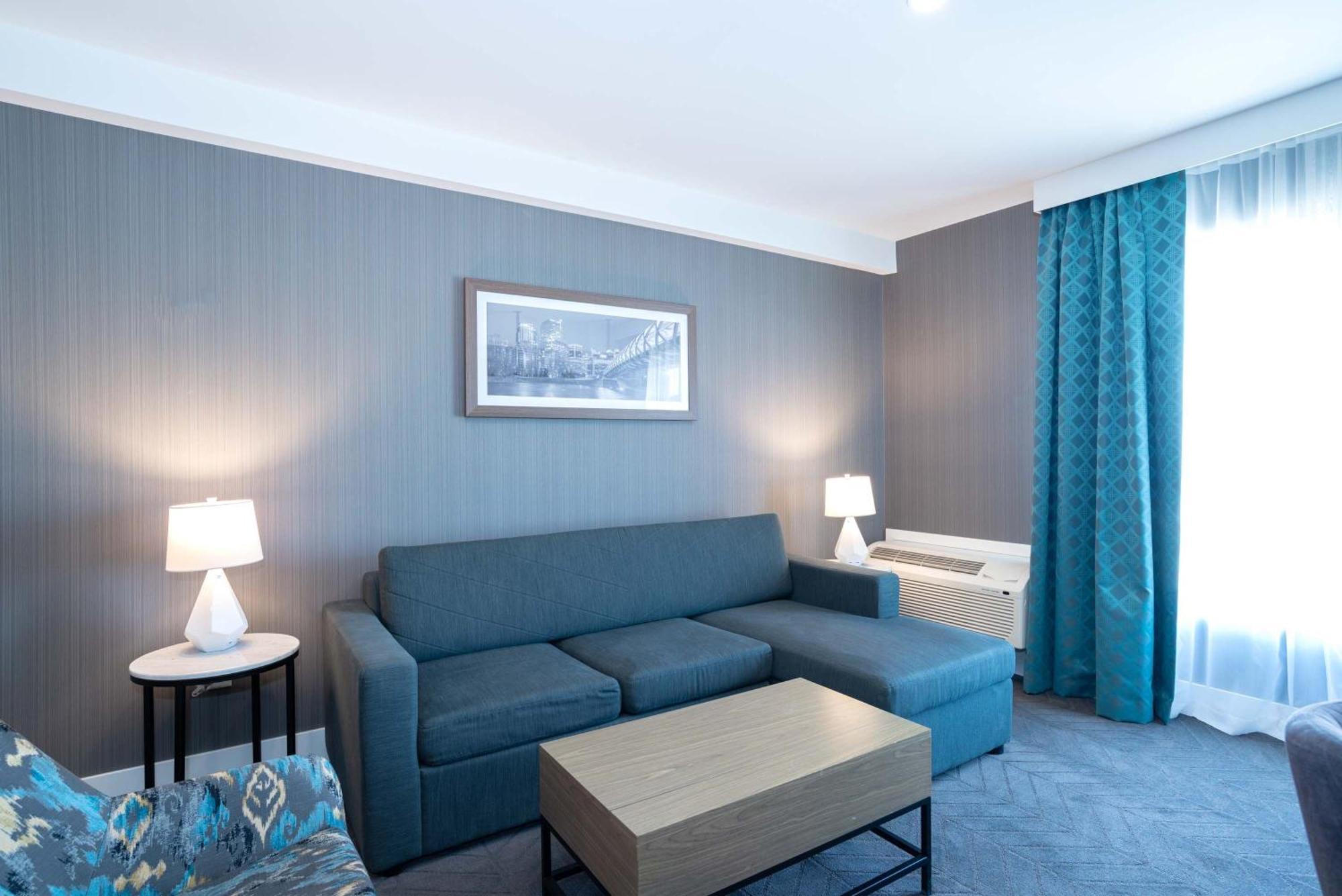 Sandman Signature Calgary Airport Hotel المظهر الخارجي الصورة