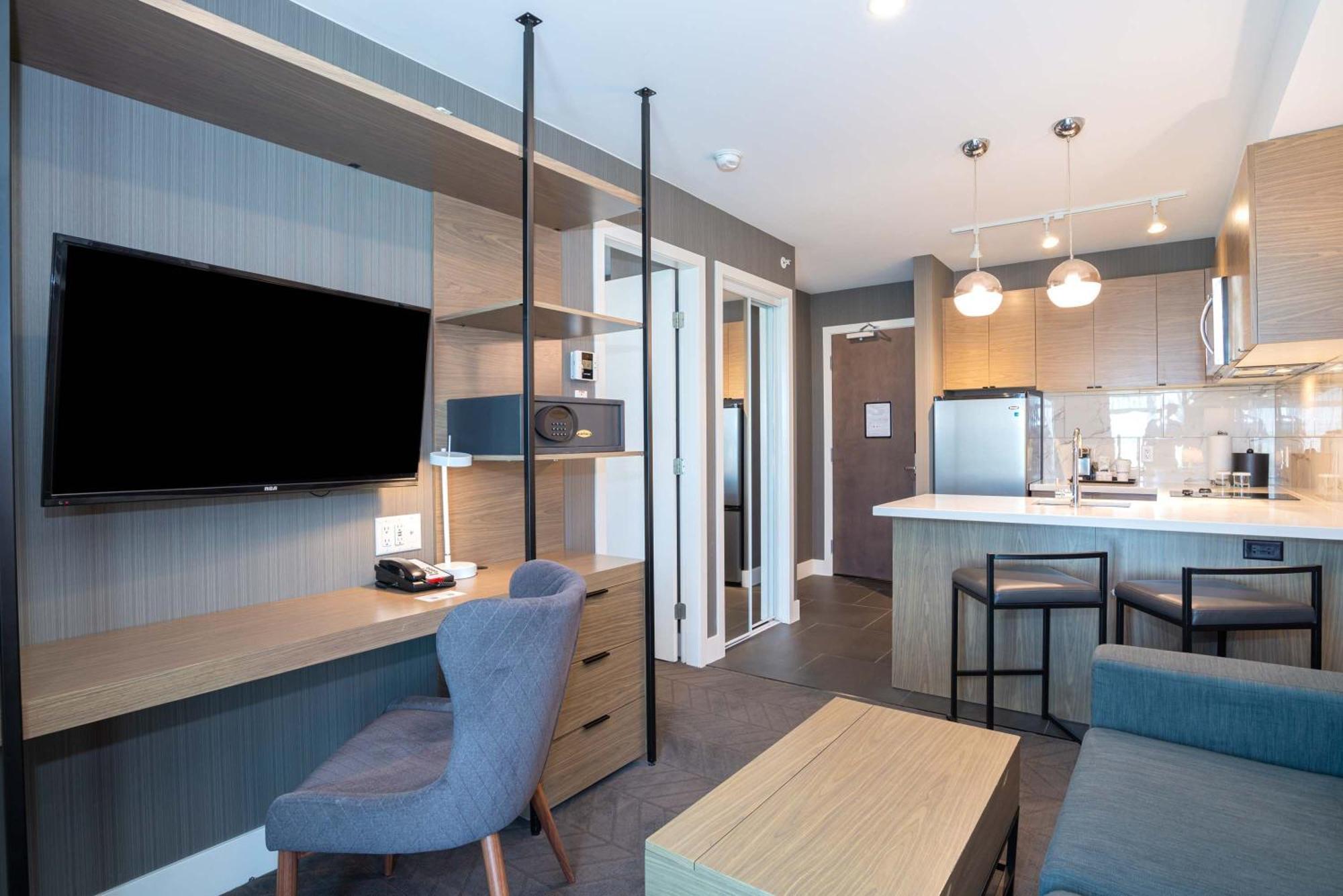 Sandman Signature Calgary Airport Hotel المظهر الخارجي الصورة