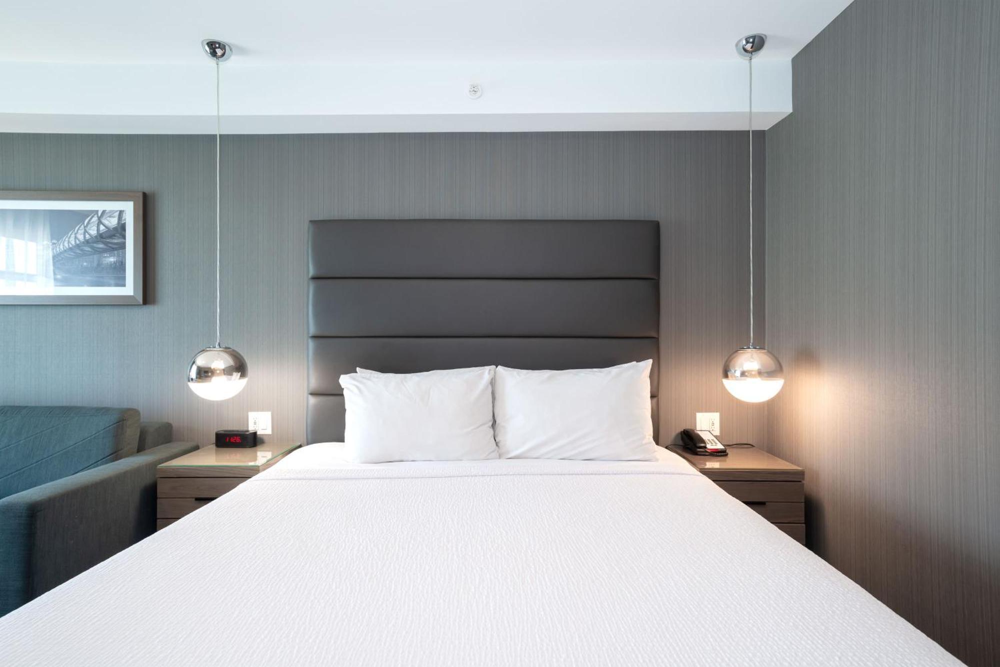 Sandman Signature Calgary Airport Hotel المظهر الخارجي الصورة