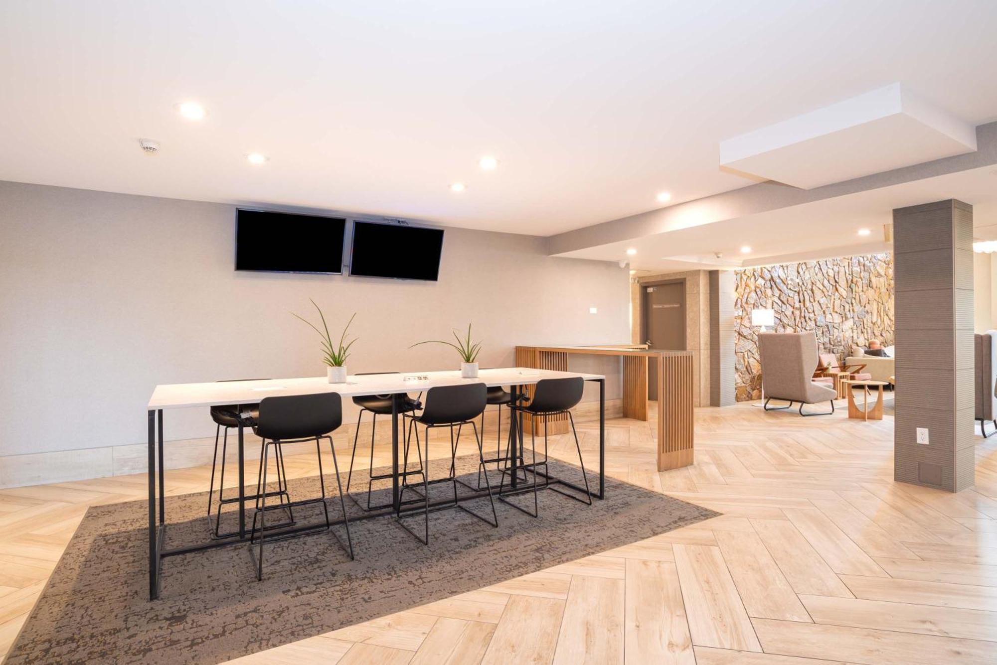 Sandman Signature Calgary Airport Hotel المظهر الخارجي الصورة